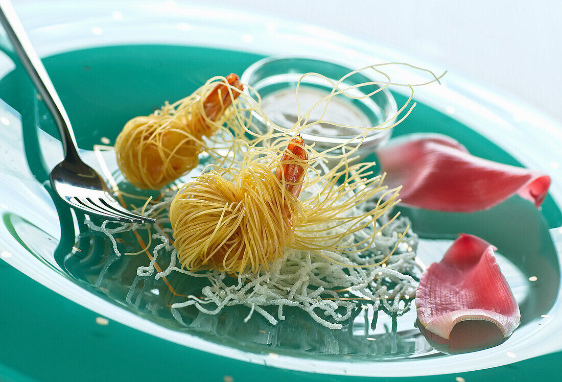 Shrimp in crispy vermicelli