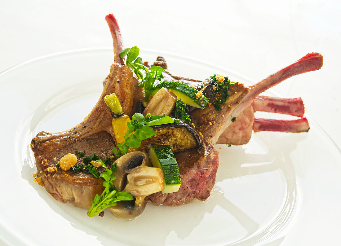 Lamb chops with vegetables (New Zealand)