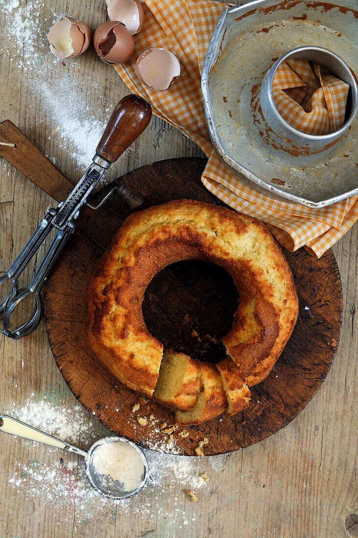 Klassischer italienischer Ciambella-Kuchen