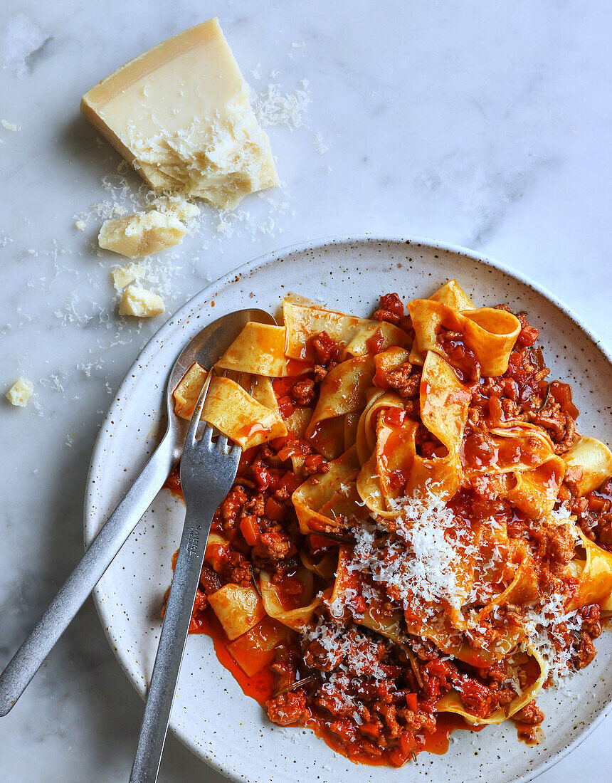 One-Pot Pappardelle alla Bolognese
