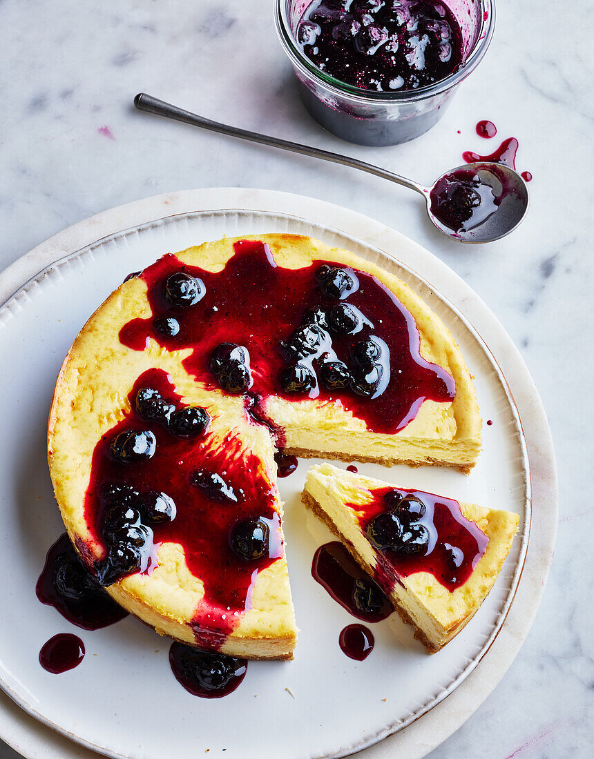 Zitronen-Blaubeer-Käsekuchen