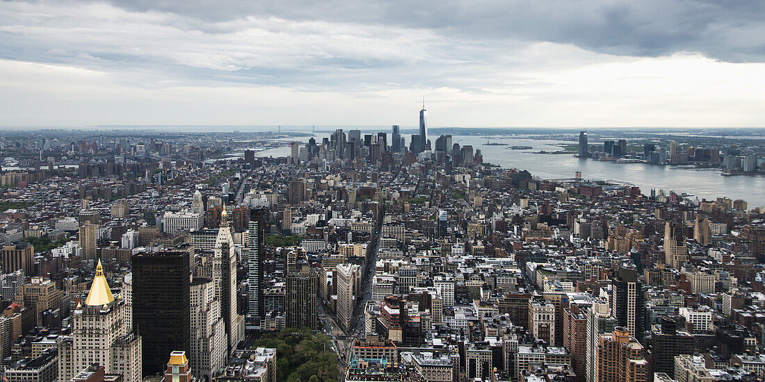 Blick von der Spitze des Empire State Building; New York City, New York, Vereinigte Staaten Von Amerika