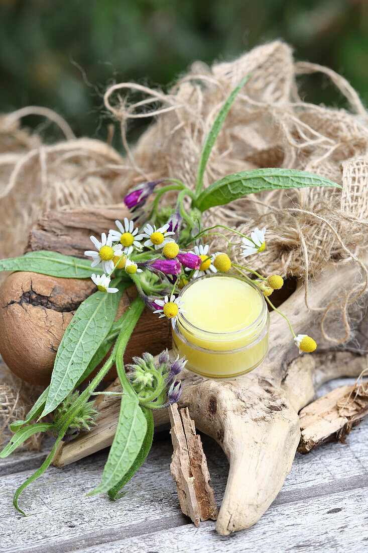 Wundheilsalbe bei Prellungen, Verstauchungen, Zerrungen