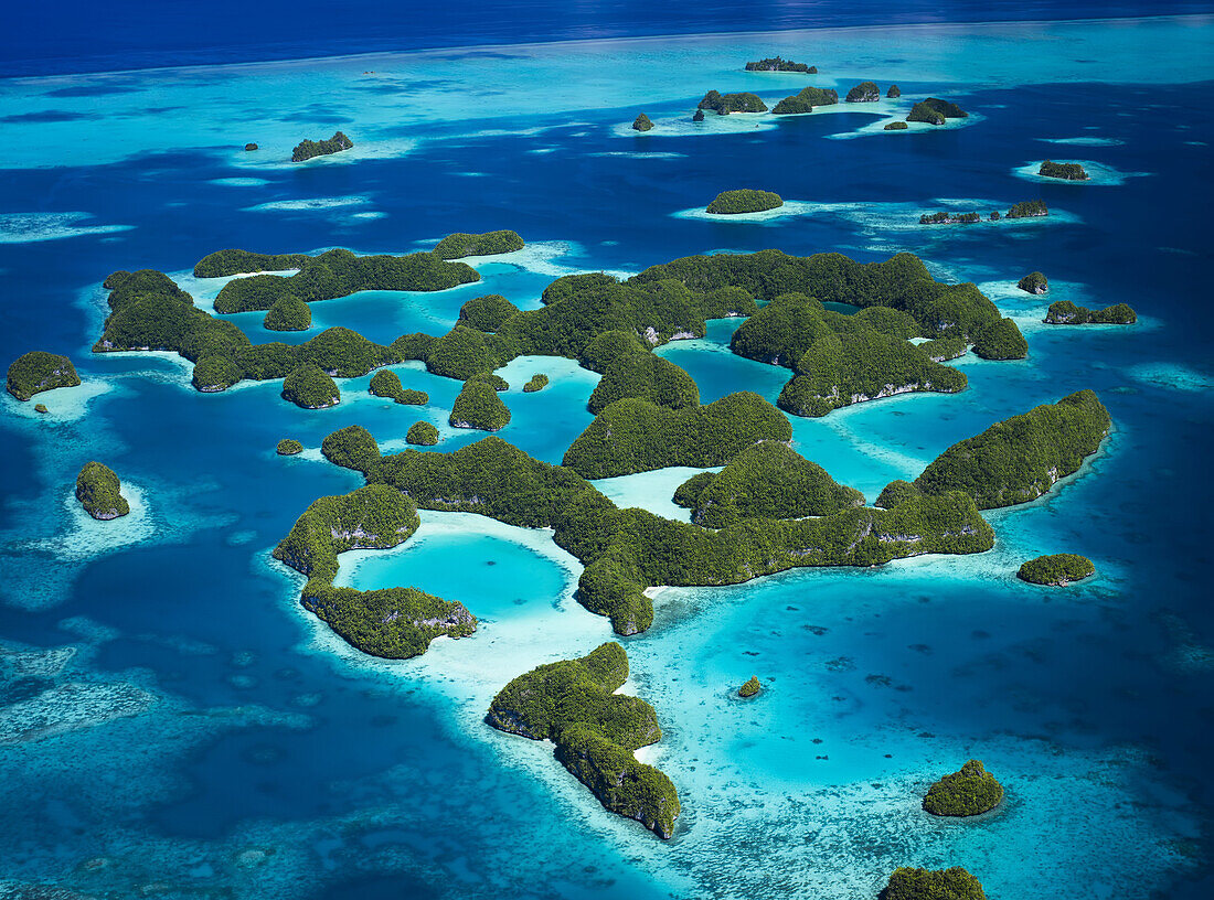 Luftaufnahme der zum Weltkulturerbe zählenden Palau-Inseln; Mikronesien