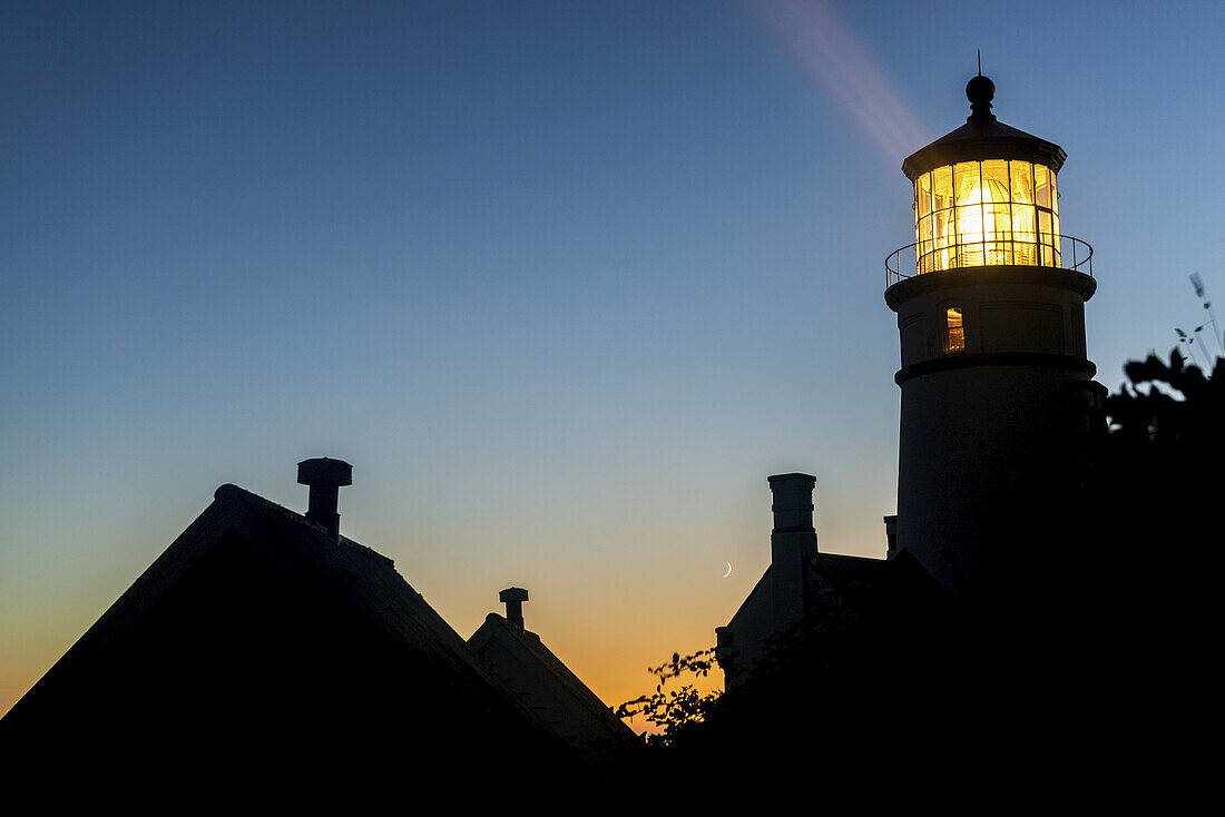Silhouette des Heceta Head Leuchtturms; Oregon, Vereinigte Staaten Von Amerika