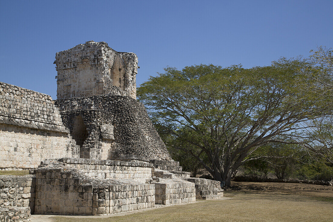 Tempel mit bemalten Gewölben, archäologische Maya-Ruinen von Dzibilnocac, Chenes-Stil; Campeche, Mexiko