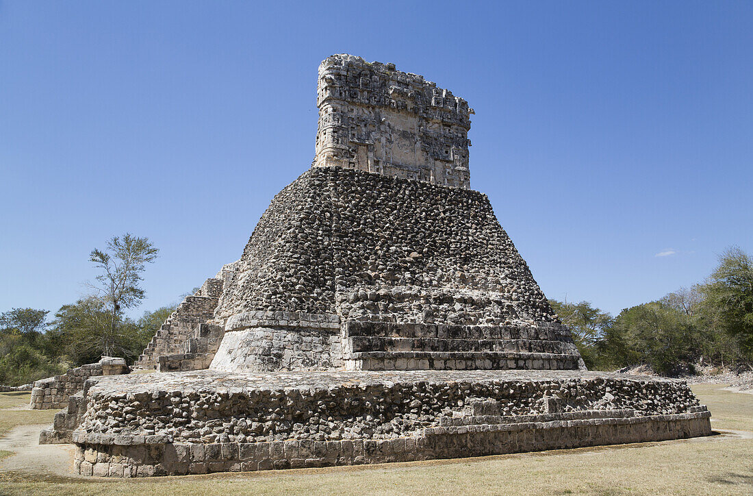 Tempel mit bemaltem Gewölbe, archäologische Maya-Ruinen von Dzibilnocac, Chenes-Stil; Campeche, Mexiko