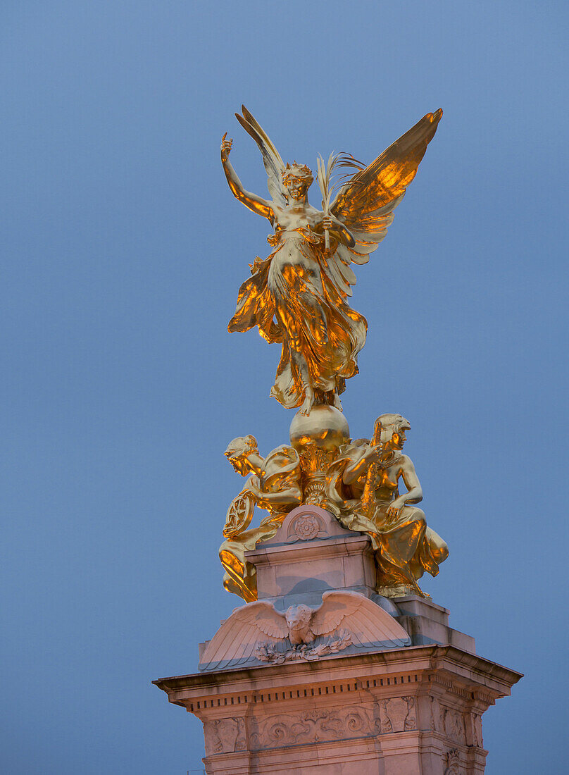 Victoria-Statue am Buckingham-Palast; London, England