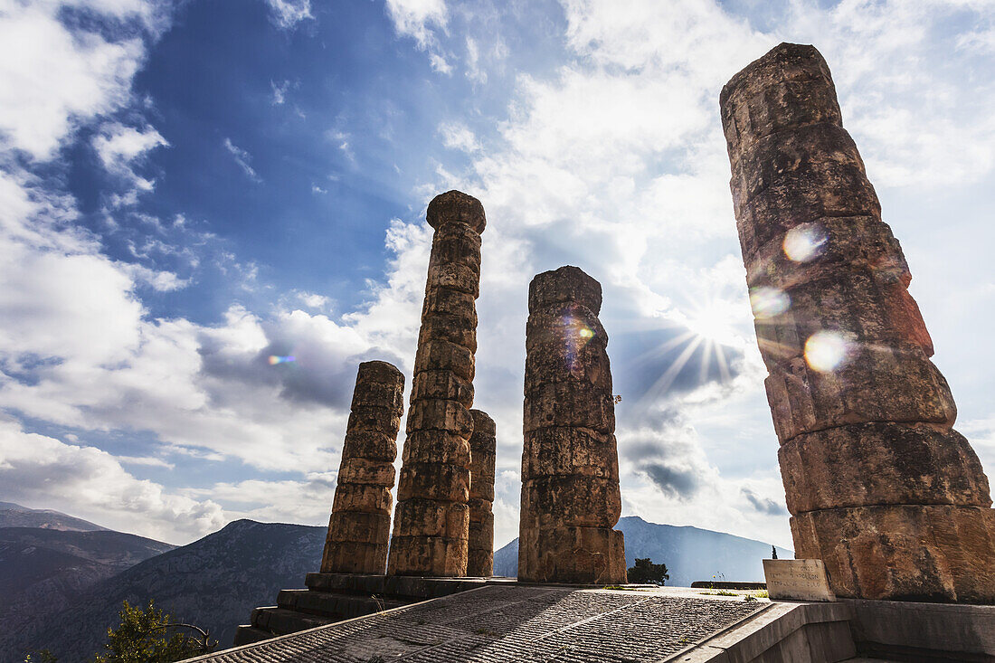 Apollon-Tempel; Delphi, Griechenland