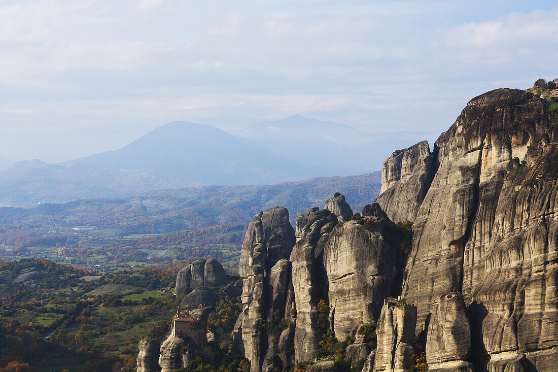 Kloster auf einer Klippe; Meteora, Griechenland