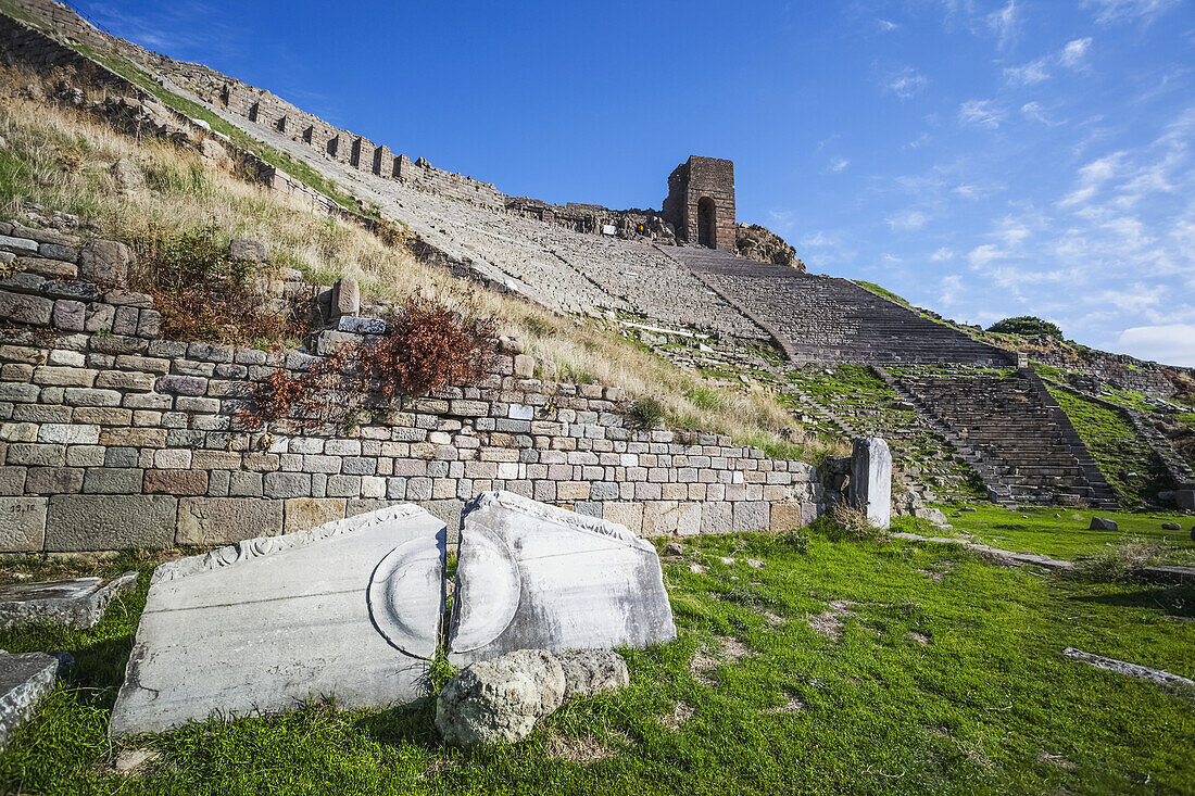 Antike Ruinen eines Theaters; Pergamon, Türkei