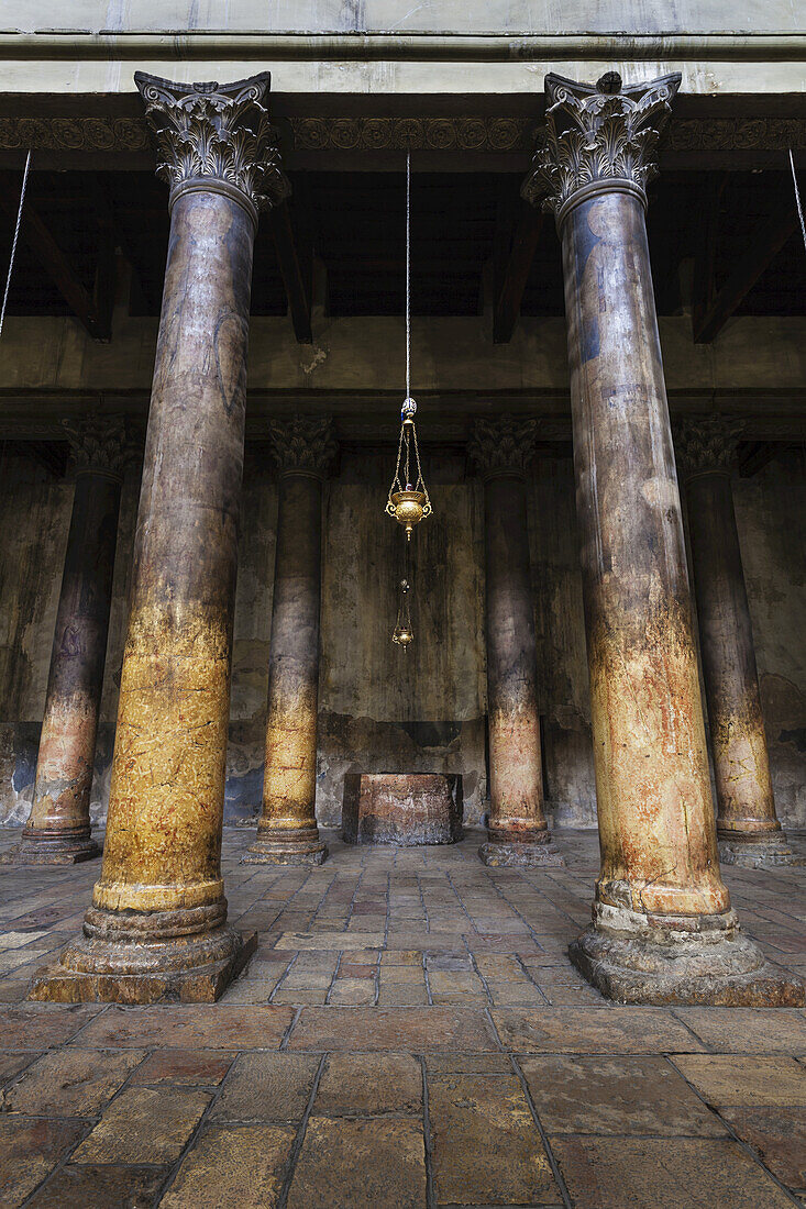 Säulen in der Geburtskirche; Bethlehem, Israel