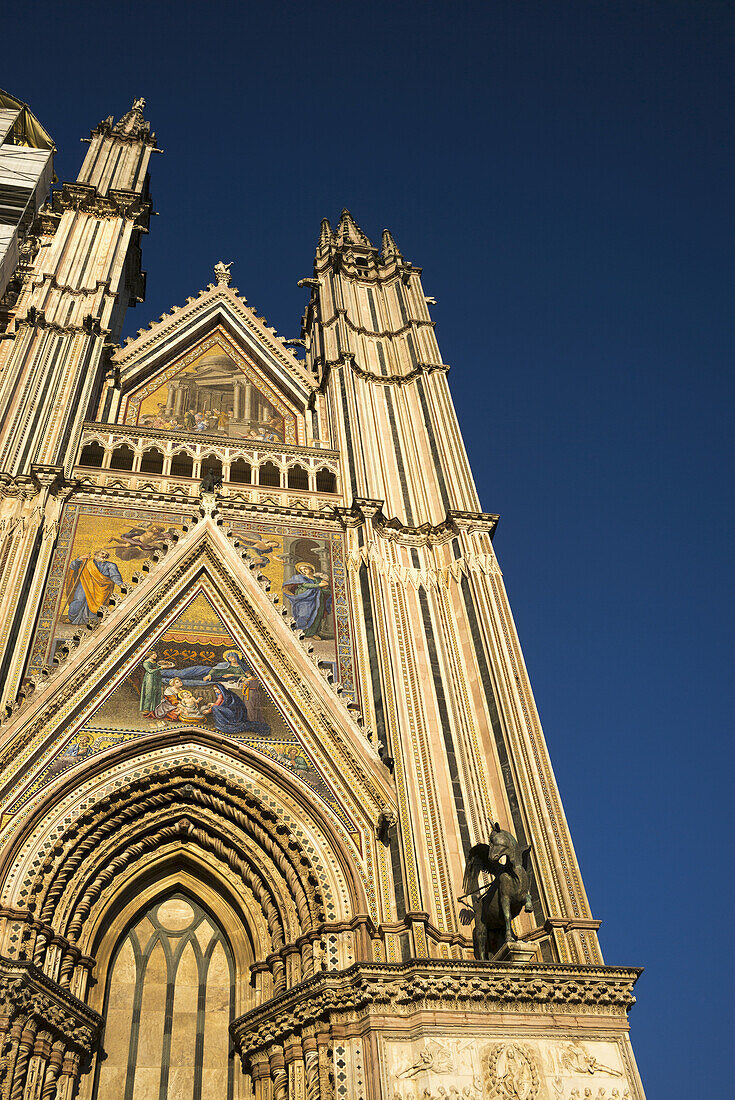 Fassade der Kathedrale von Orvieto; Orvieto, Umbrien, Italien