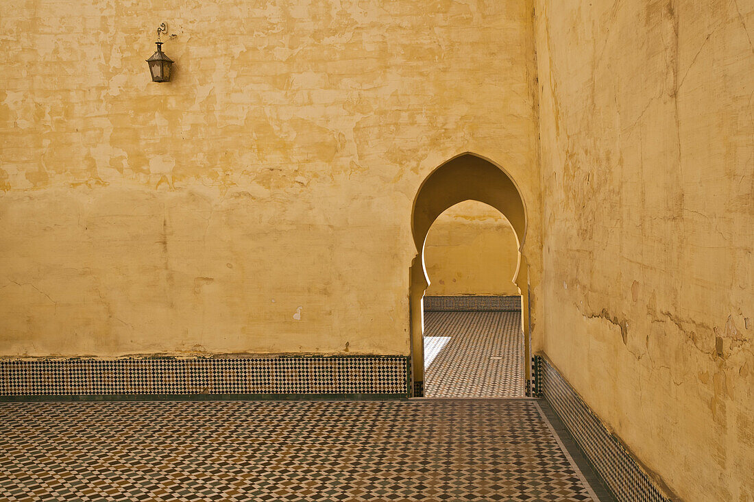 Ein traditioneller Eingang; Meknes, Marokko