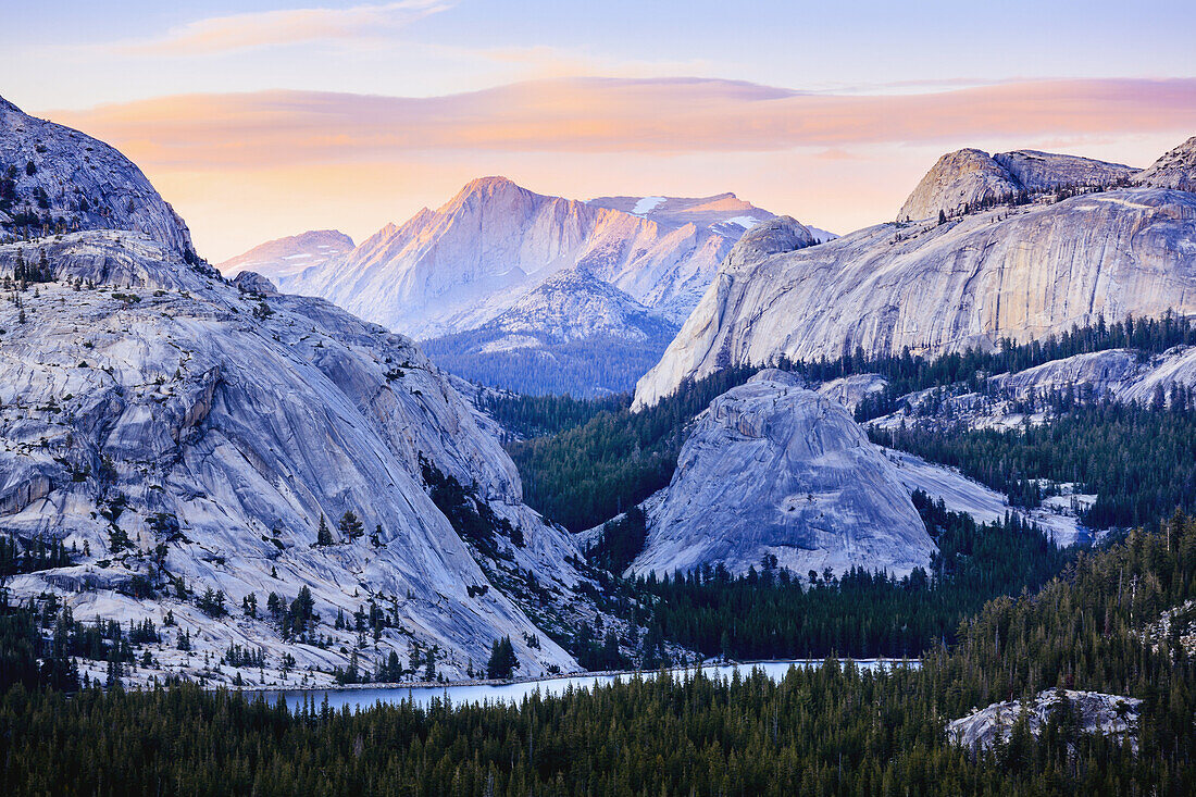 Das Hochland im Yosemite-Nationalpark; Kalifornien, Vereinigte Staaten von Amerika