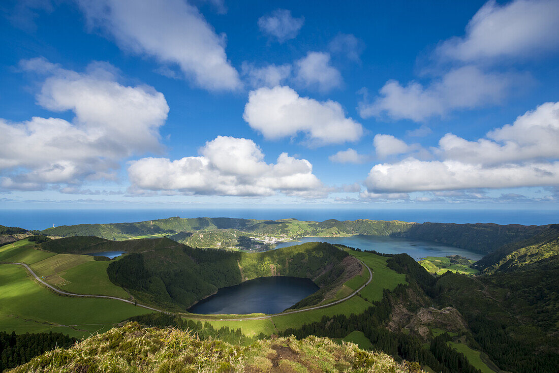 Die spektakuläre Aussicht von Sete Cidades; Sao Miguel, Azoren, Portugal