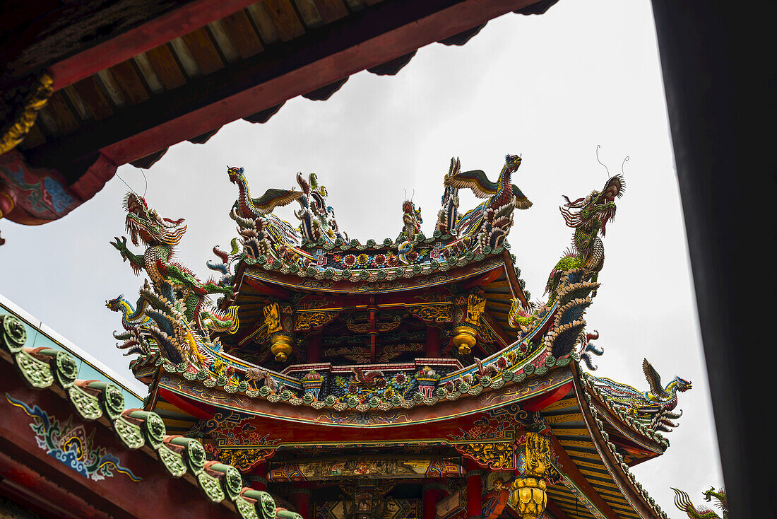Einer der Türme des Longshan-Tempels; Taipeh, Taiwan, China