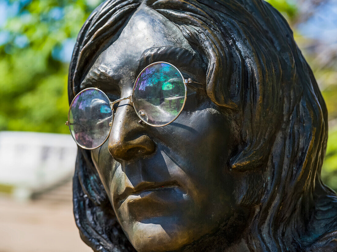 Nahaufnahme der Statue von John Lennon, John-Lennon-Park; Havanna, Kuba