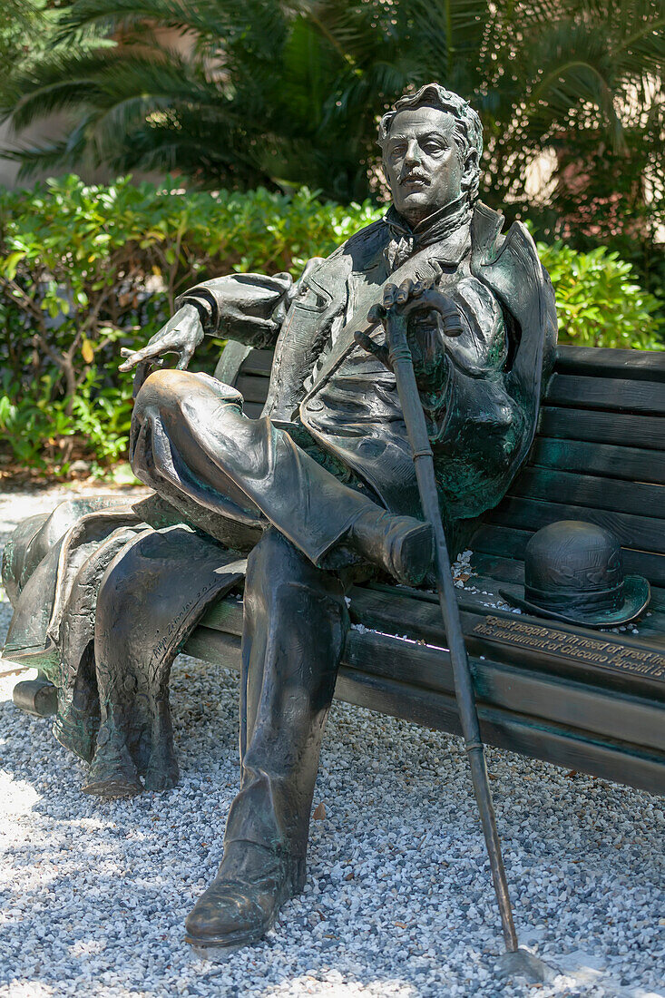 Bronzestatue von Puccini; Montecatini Terme, Toskana, Italien
