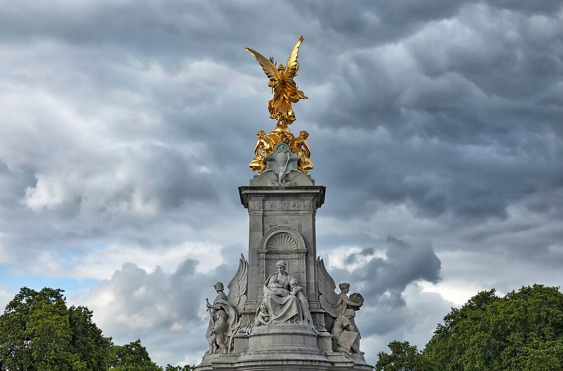 Victoria Memorial-Statue am Buckingham Palace; London, England