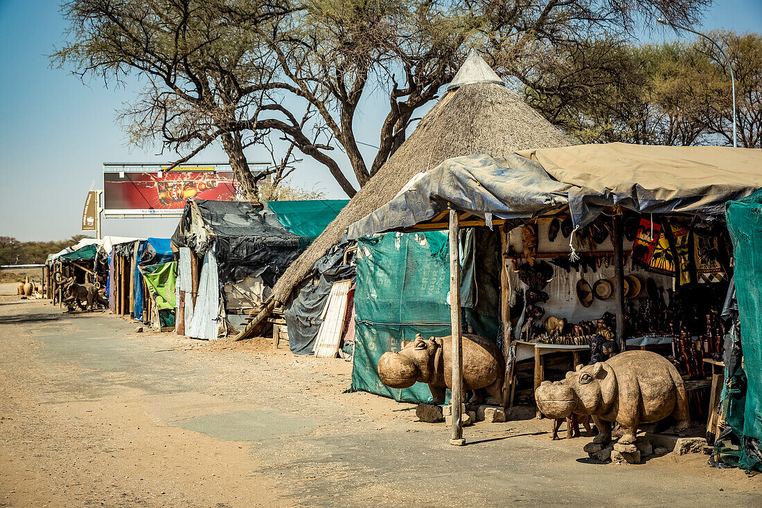 Okahandja Mbangura Holzschnitzermarkt; Okahandja, Otjozondjupa Region, Namibia