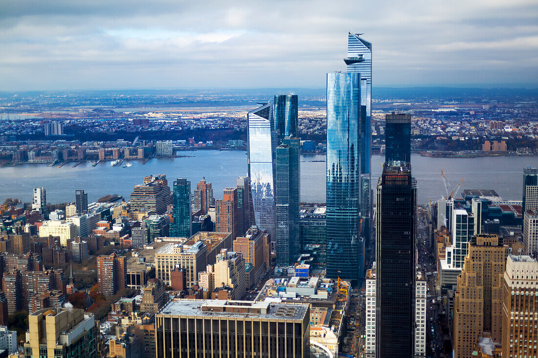 Wolkenkratzer in Manhattan; New York City, New York, Vereinigte Staaten von Amerika