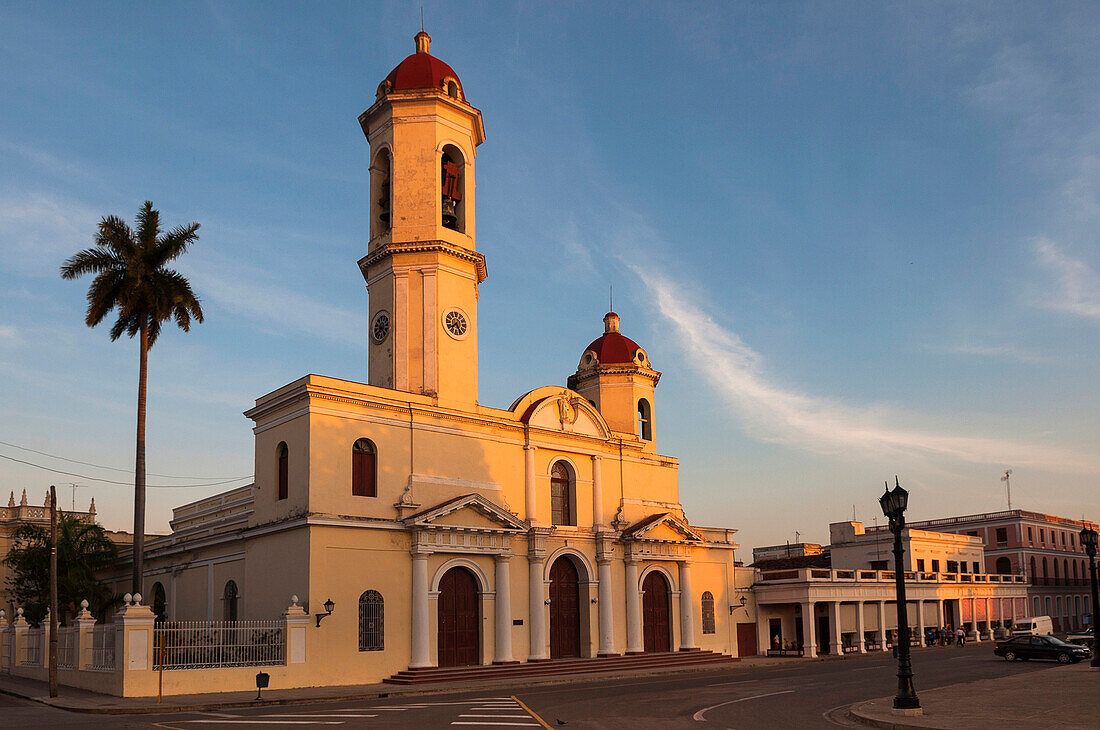 Die Kathedrale der Unbefleckten Empfängnis, Parque Jose Marti, Cienfuegos, Kuba, Westindische Inseln, Karibik