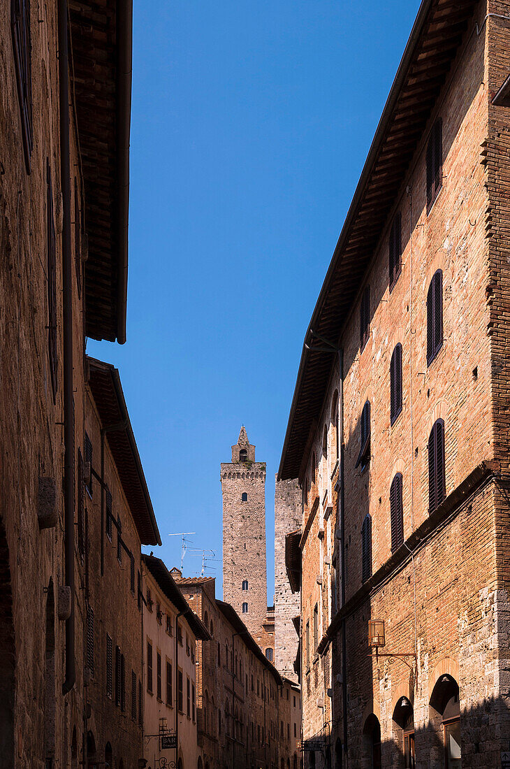 Gebäude und Turm, San Gimignano, Provinz Siena, Toskana, Italien