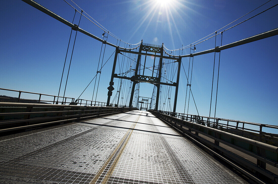 Blick aus der Vogelperspektive auf die Thousand Islands Bridge über den St. Lawrence River, Überfahrt in die USA von Ontario, Kanada