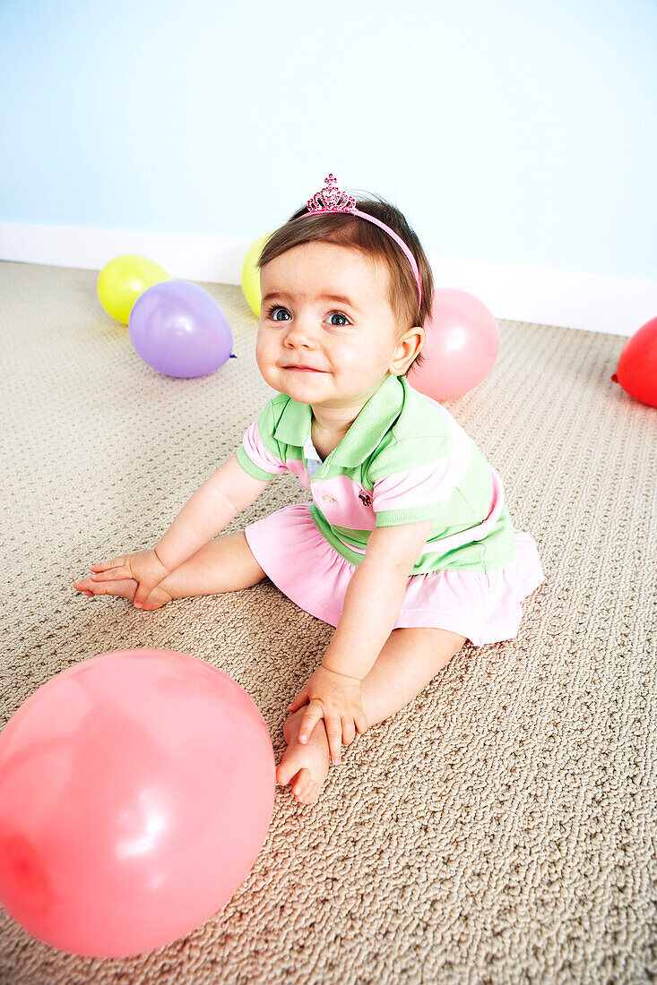 Baby Girl mit Luftballon