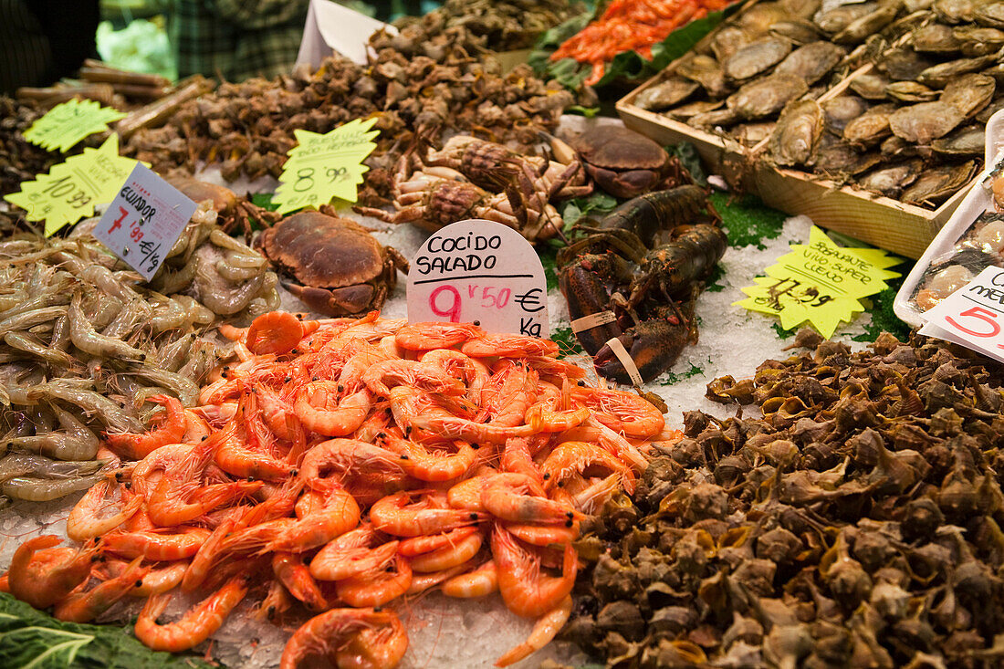 Meeresfrüchte auf dem Open-Air-Markt, Barcelona, Spanien