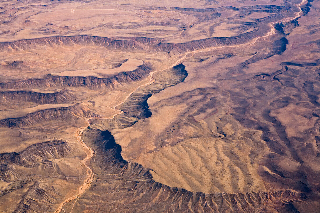 Luftaufnahme der Wüste außerhalb von Las Vegas, Nevada, USA