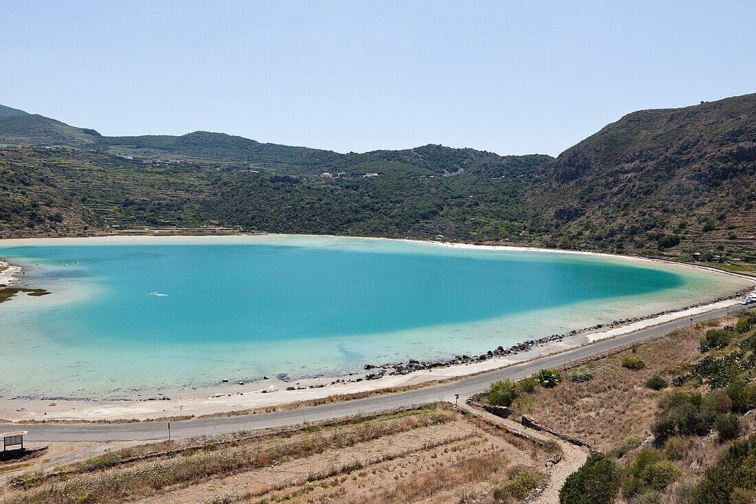 Lago Specchio di Venere, Pantelleria, … – License image – 13780929 ❘ Image  Professionals