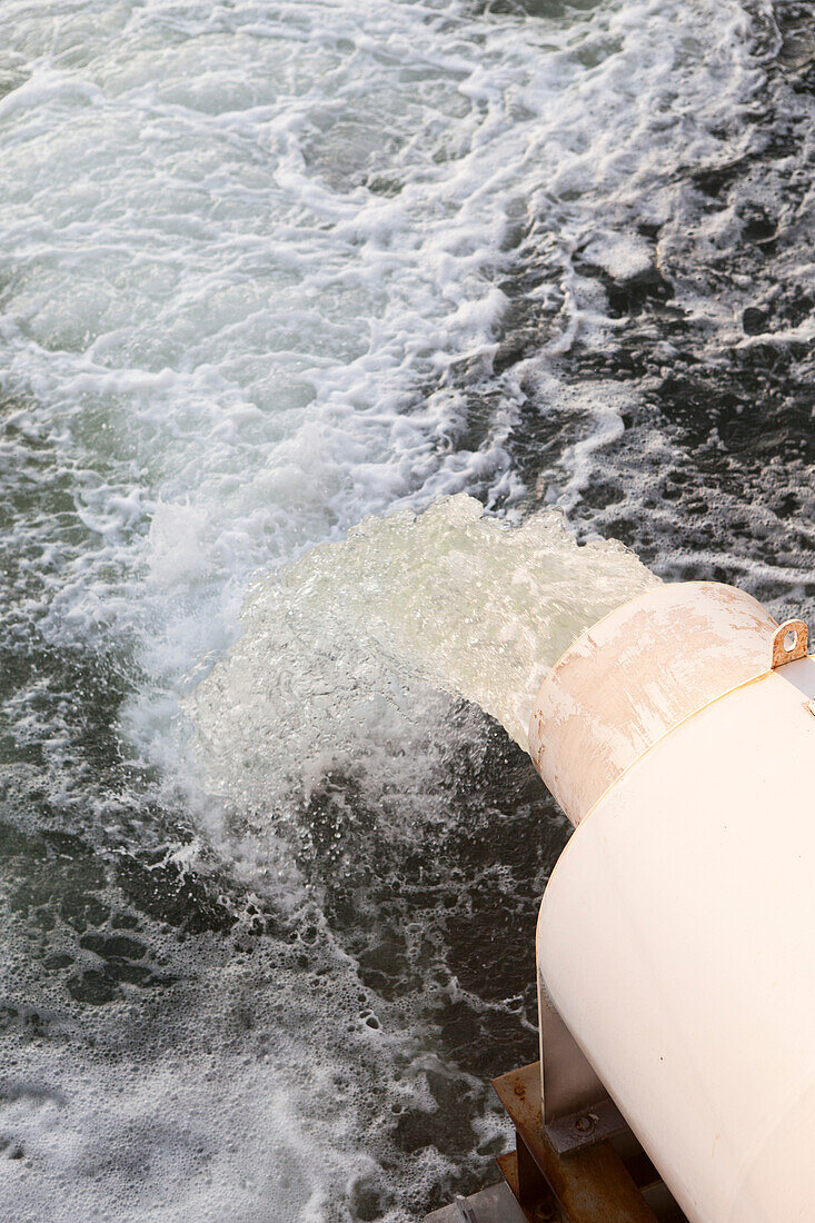 Water Chute, Puget Sound, Seattle, Washington State, USA