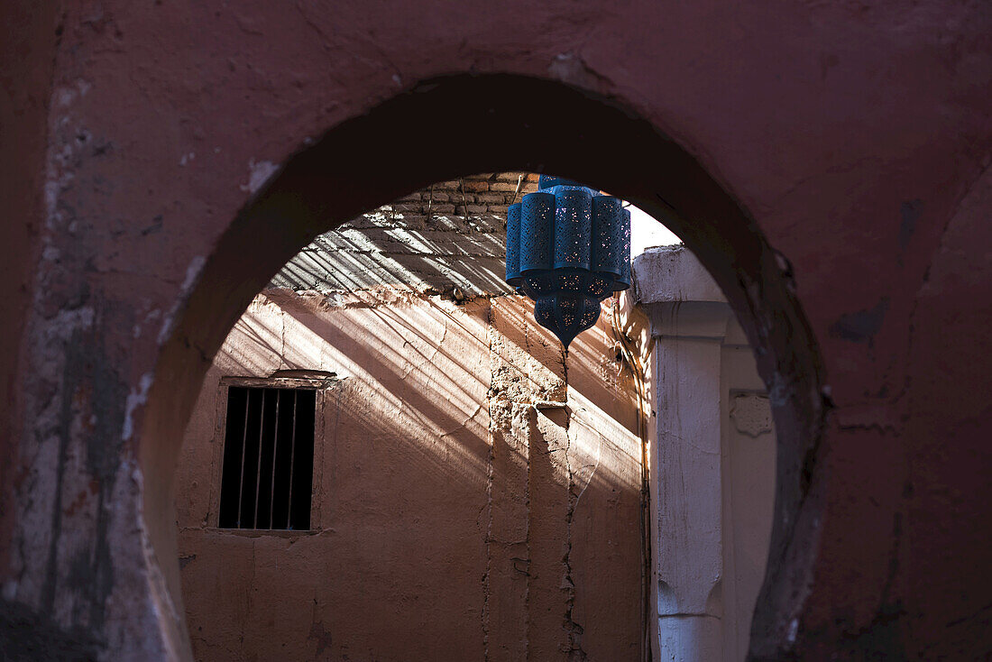 Gewölbte Türöffnung, Marrakesch, Marokko