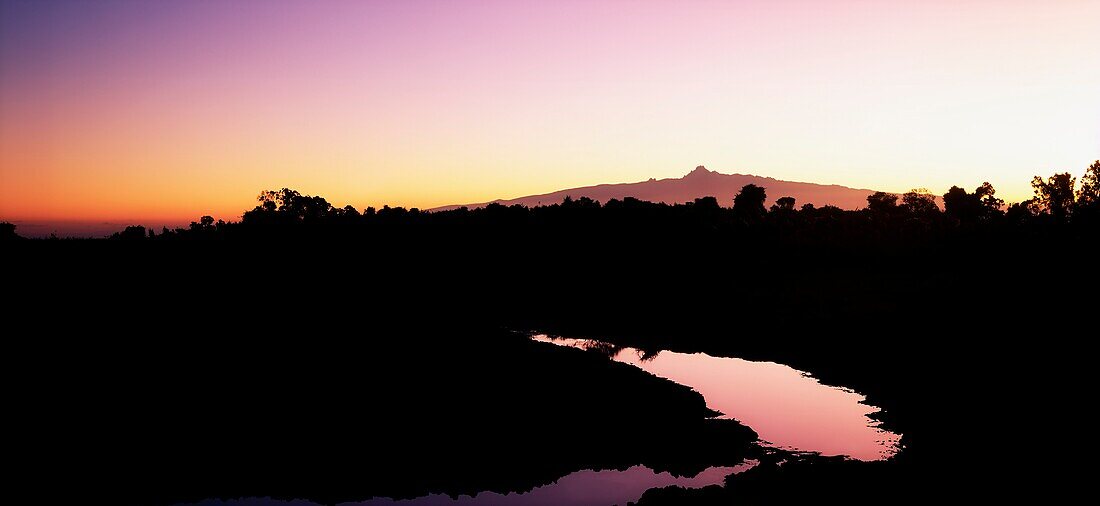 Kenia, Afrika; Sonnenuntergang vom Arc