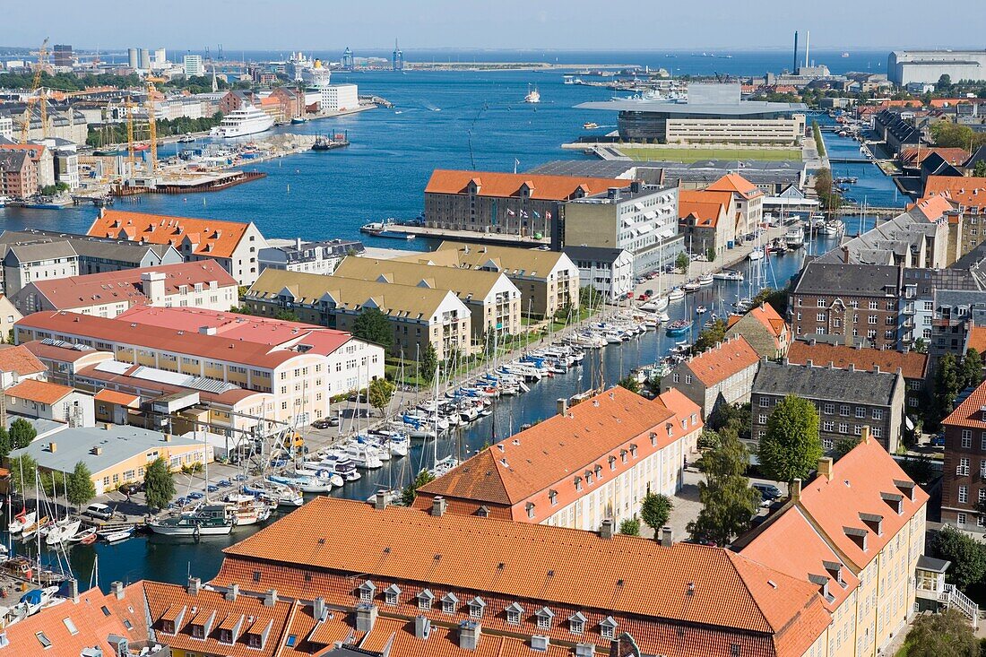 Kopenhagen, Dänemark; Stadtbild und Hafen aus der Luft
