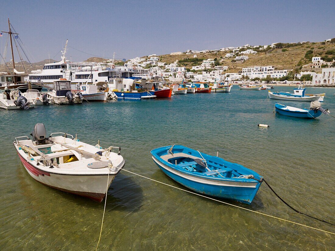 Boote im Yachthafen von Mykonos; Mykonos, Griechenland
