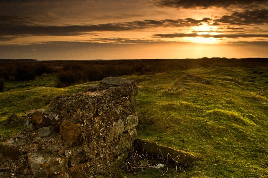 Landschaft bei Sonnenuntergang; Yorkshire, England, Großbritannien
