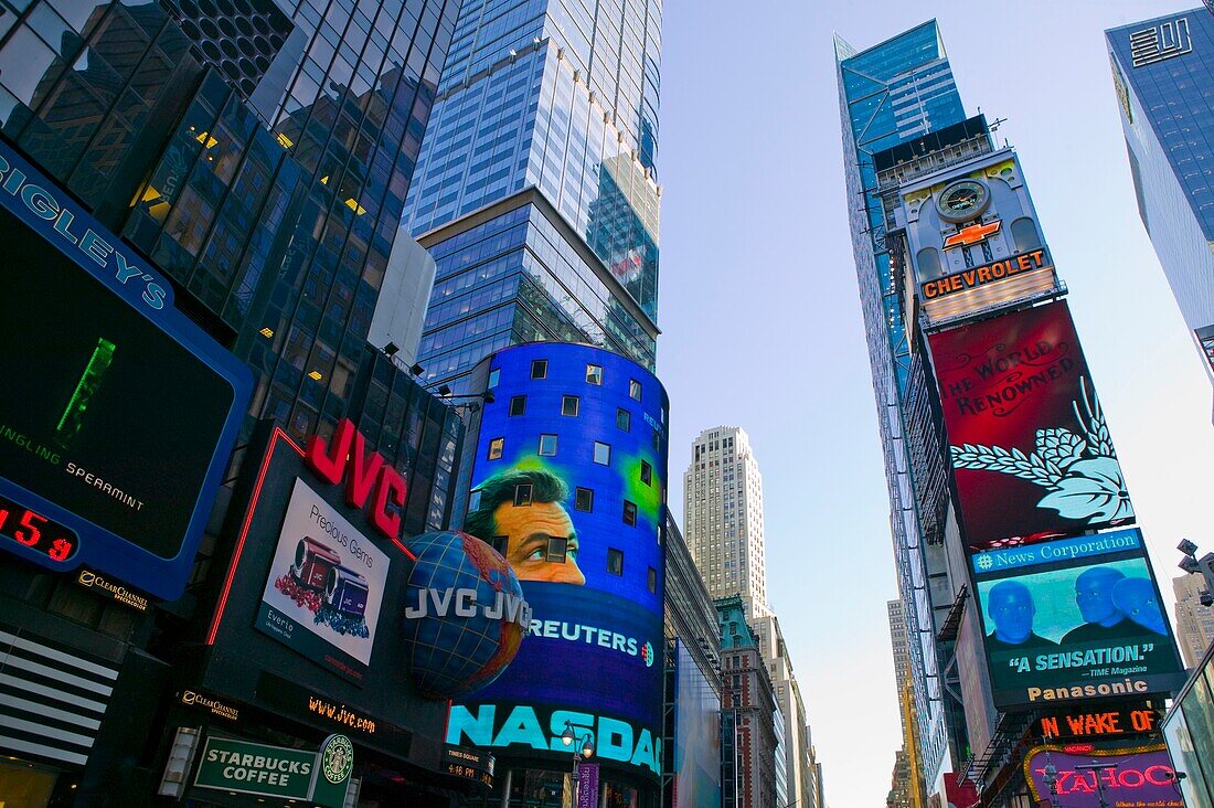 Times Square; Manhattan, New York City, Usa