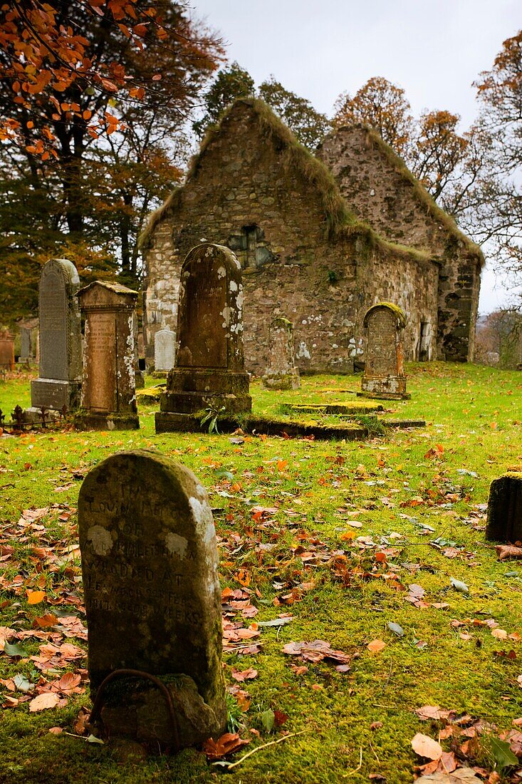 Ruinen einer Kirche und eines Friedhofs; Argyl And Bute, Schottland, Vereinigtes Königreich