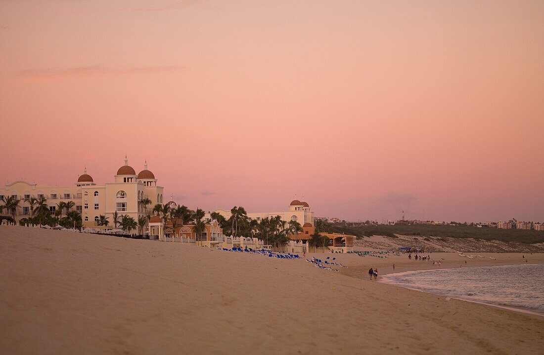 Strand in der Abenddämmerung; Los Cabos, Mexiko