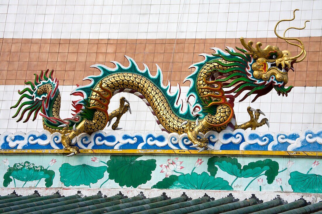 Dragon On Roof Of Chinese Temple Near Saphan Taksin Skytrain Station; Bangkok, Thailand