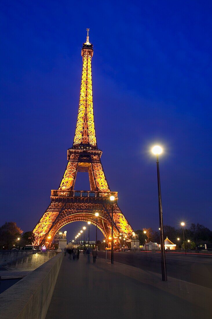 Eiffelturm und Pont D'iena Paris Frankreich