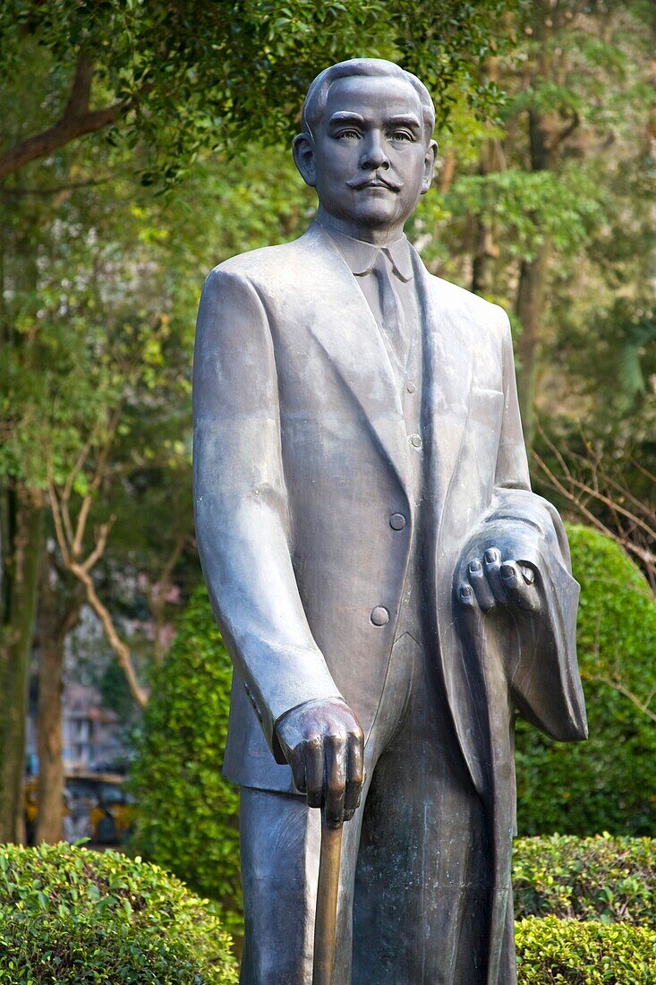 Statue von Dr. Sun Yat Sen von Cao Chong-En in der Sun Yat Sen Memorial Hall; Taipeh, Taiwan, Republik China