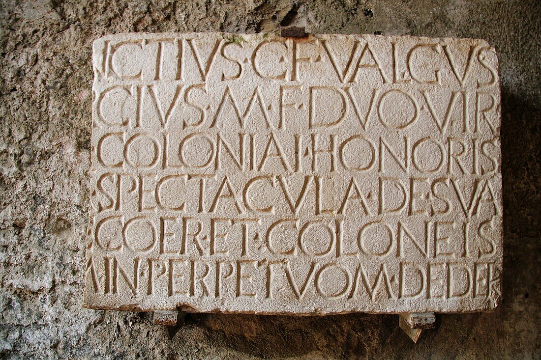Pompeji, Italien; Antike Gedenktafel in historischen italienischen Ruinen