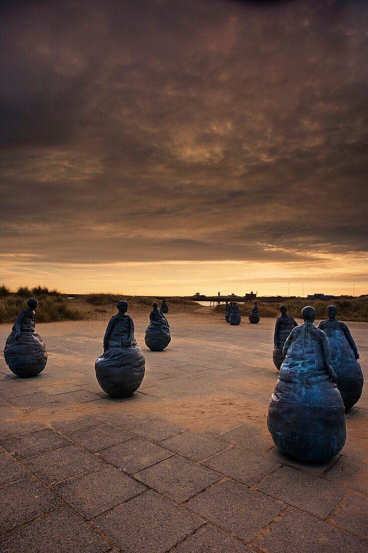 The Conversation Piece Statues In South Shields