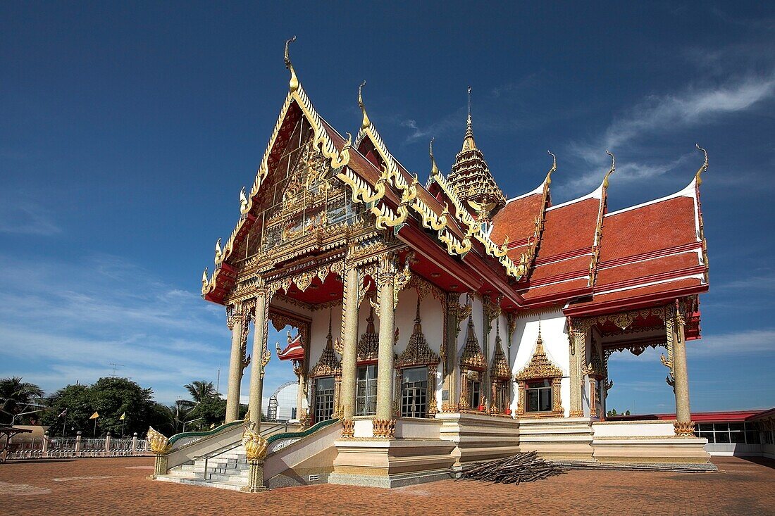 Außenansicht eines südostasiatischen Tempels; Khorat, Thailand