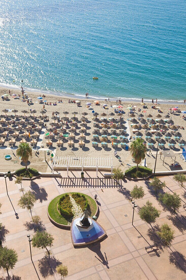 Luftaufnahme eines Badeortes, Fuengirola, Malaga, Costa Del Sol, Spanien