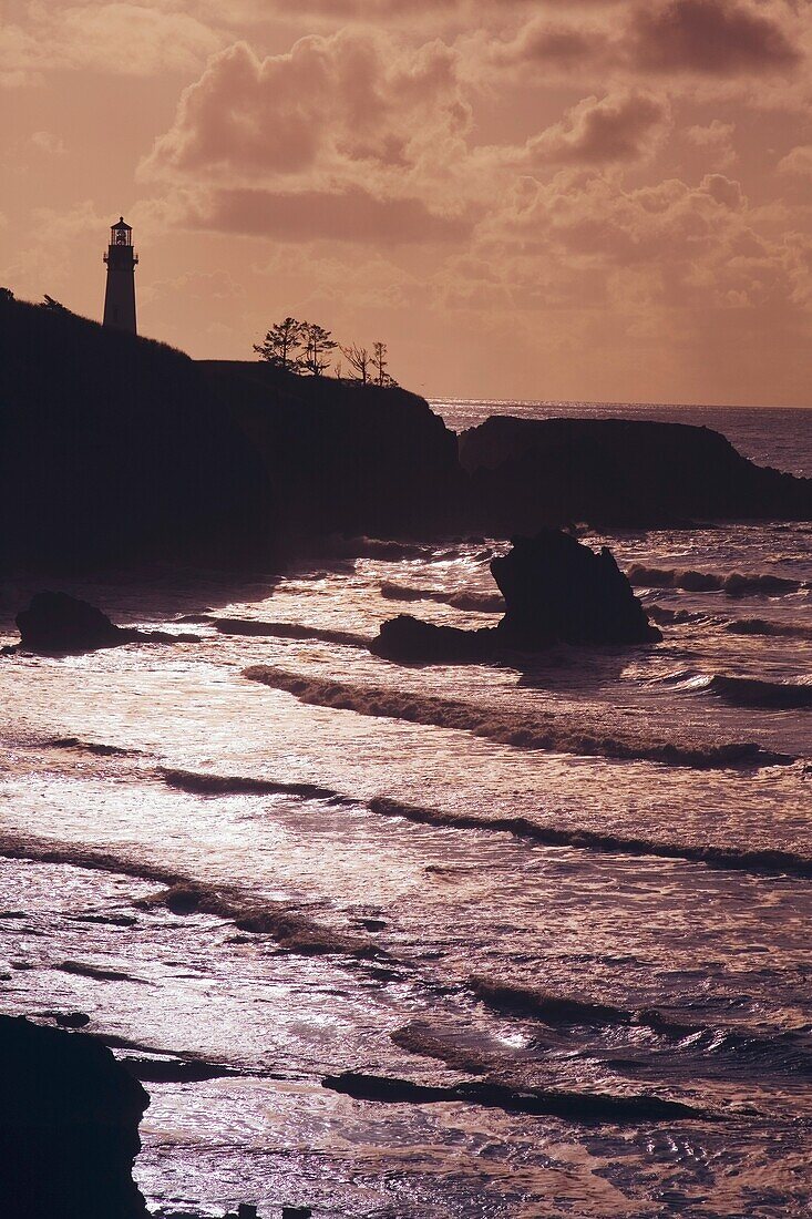 Silhouette eines Leuchtturms